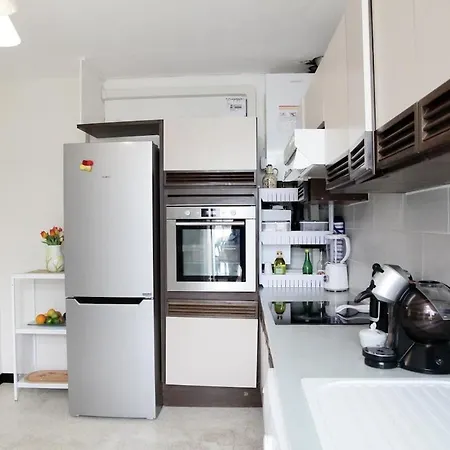 Σπίτι διακοπών House With Terrace Center & Beaches Μπεζιέ