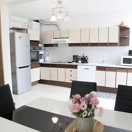 House With Terrace Center & Beaches Σπίτι διακοπών *