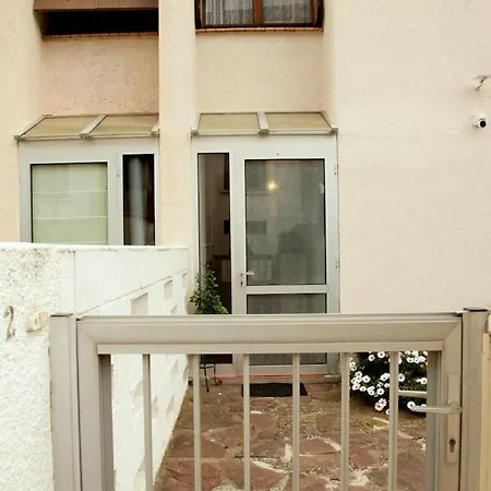 House With Terrace Center & Beaches