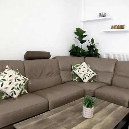 House With Terrace Center & Beaches *