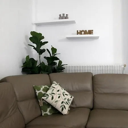 House With Terrace Center & Beaches *