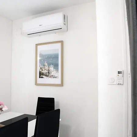 House With Terrace Center & Beaches Σπίτι διακοπών *